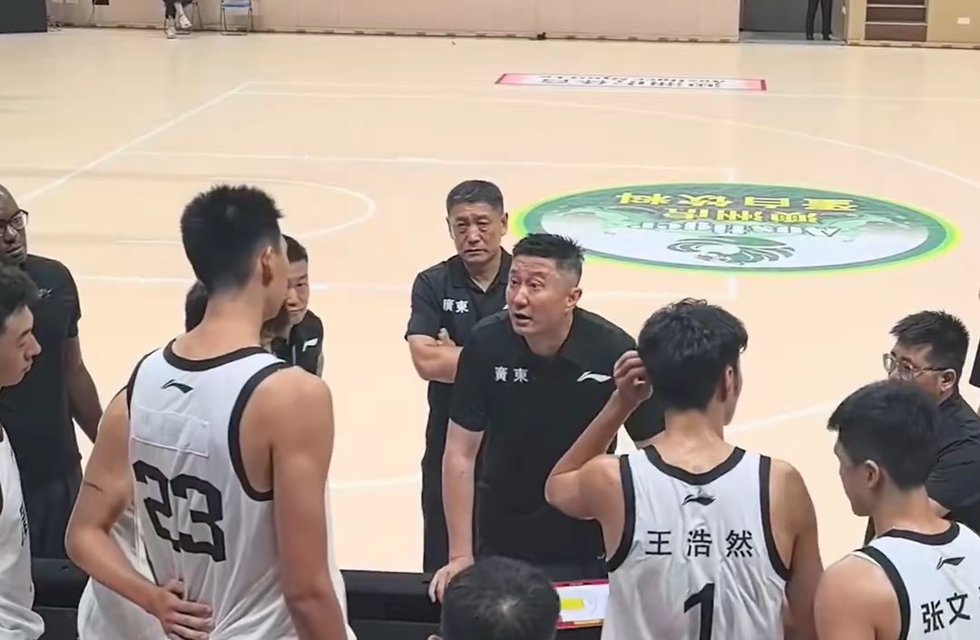 徐昕和杜锋爆发冲突！昨日团结杯两人正面对峙，后被队友推开 (http://www.busunion.cn/) xiami 第4张