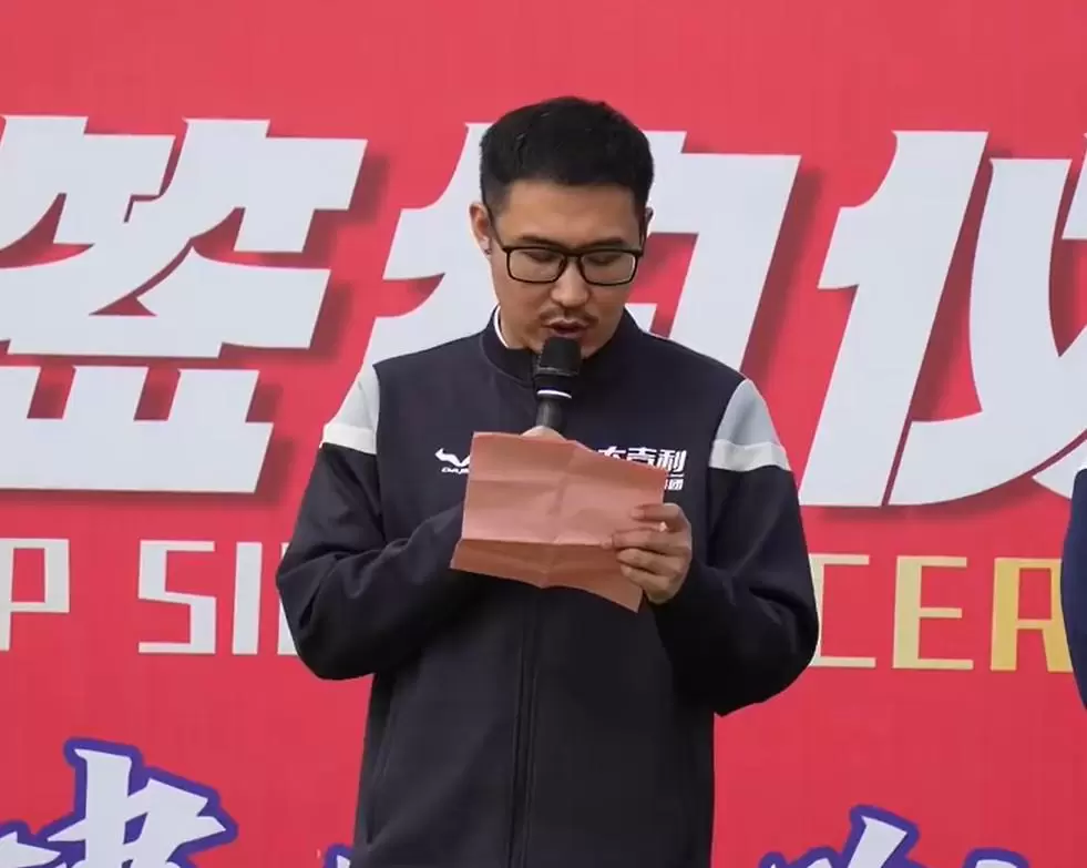 中超旧将王栋：被欠薪时付不起孩子的住院费，做餐饮我有底线