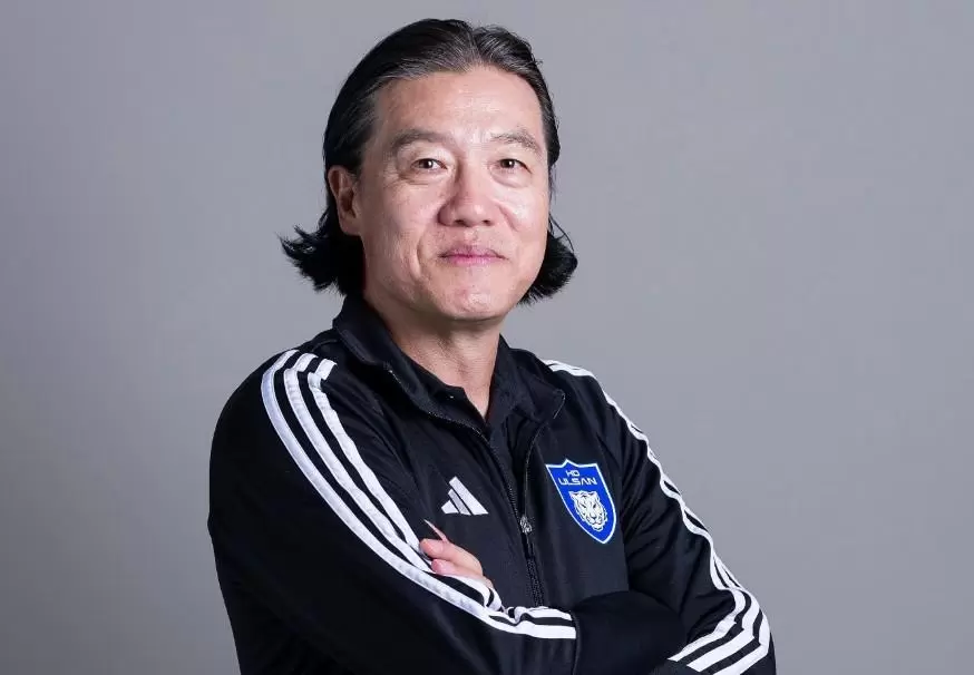 足球报：最近有中间人向中超个别俱乐部推荐韩国籍主帅金判坤