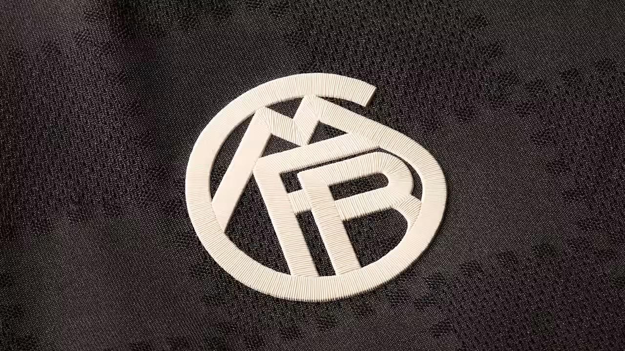拜仁发布新赛季第三球衣：注重本土传承，向玛丽安广场致敬 (http://www.armanice.com/) 体育 第5张