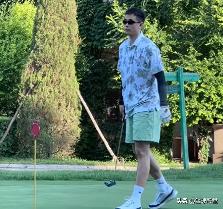 赵继伟休赛季太享受！高尔夫足球兼备，治疗训练不能少，颜值拉满 (http://www.xuexiaoyu.cn/) abs 第1张
