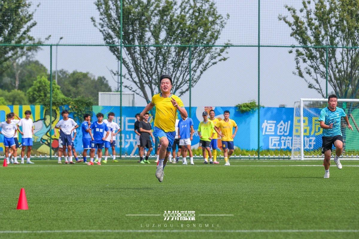 70余名球员参加川超泸州队选拔，主帅魏群现场进行考核 (http://www.smallgear.cn/) 体育 第1张