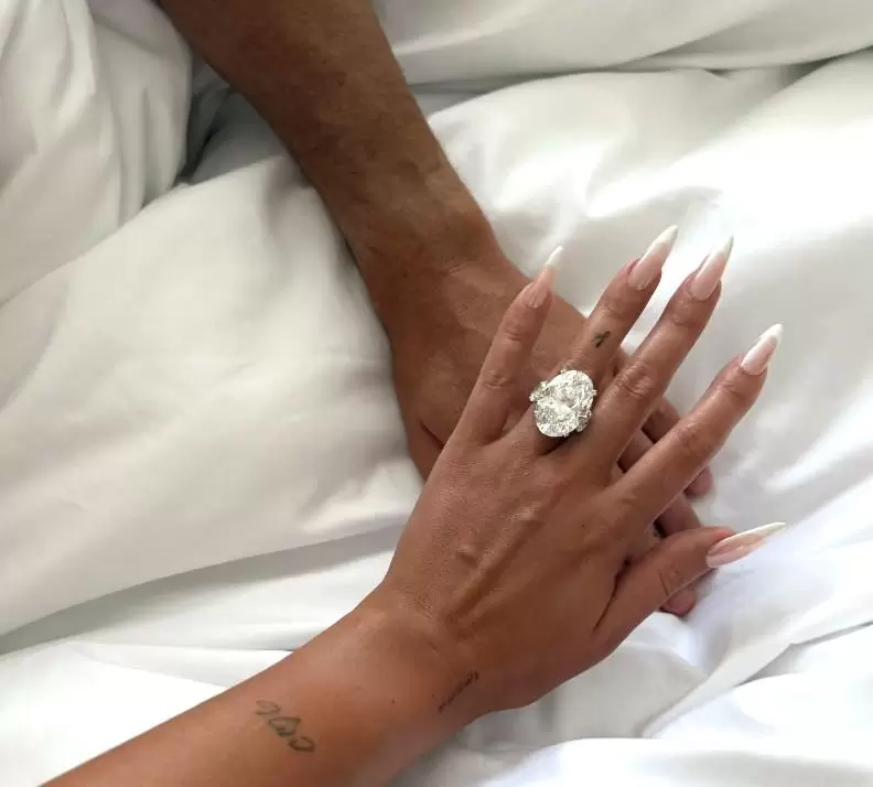 乔治娜同意了C罗的求婚：我愿意，今生今世，生生世世