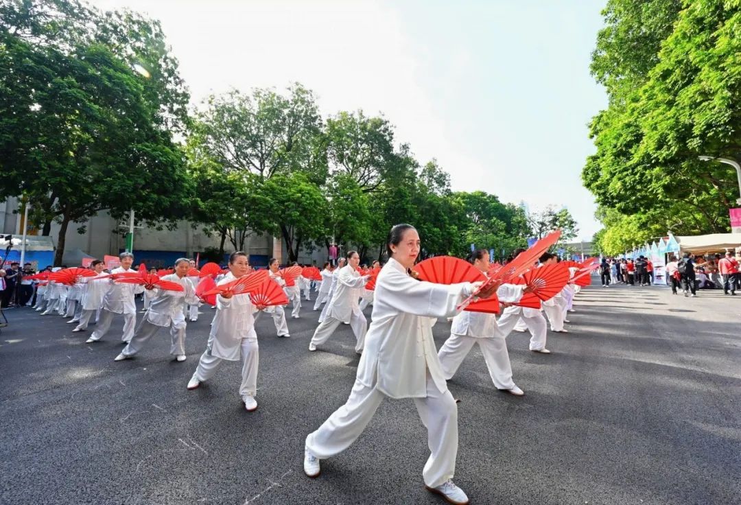 燃动8.8，广州体彩“迈开步 动出彩”嗨翻全民健身日 (http://www.armanice.com/) 体育 第2张