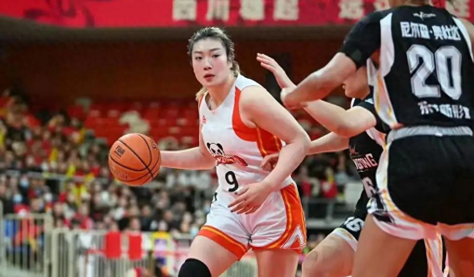 23投轰52分14助！李梦这两战杀红眼：宫鲁鸣该让她重返国家队了？ (http://www.xuexiaoyu.cn/) abs 第1张