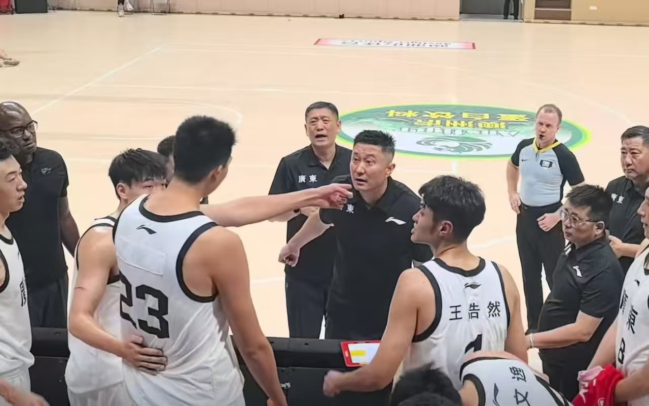 广东男篮再遭重击！徐昕申请交易，球队阵容面临大动荡 (http://www.armanice.com/) 体育 第2张