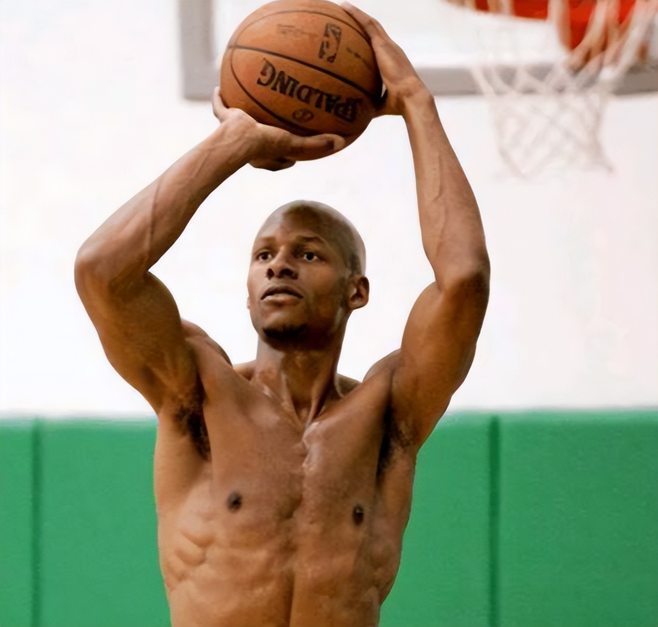 这不是P图，NBA这5位“瘦子”其实都是肌肉男 库里也有麒麟臂 (http://www.xuexiaoyu.cn/) abs 第3张