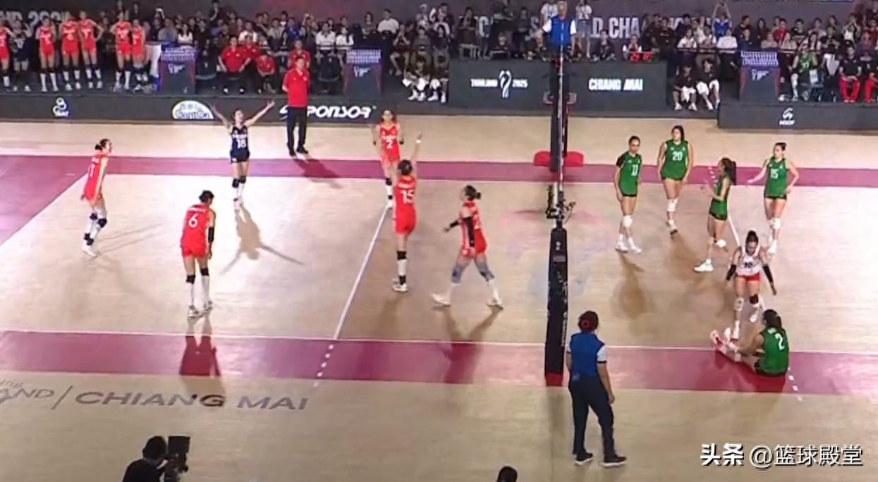 女排3-1墨西哥！王梦洁陈厚羽举手呐喊，全员庆祝，赵勇表情不满 (http://www.xuexiaoyu.cn/) abs 第1张