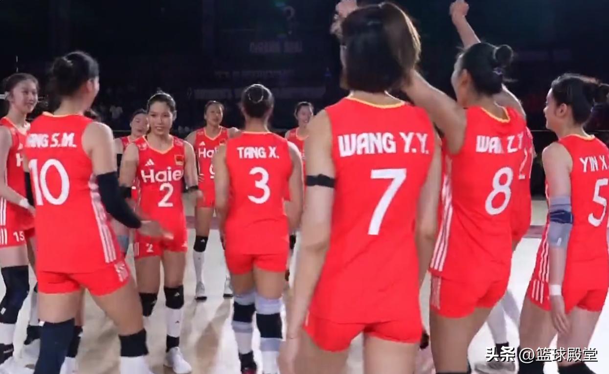 女排3-1墨西哥！王梦洁陈厚羽举手呐喊，全员庆祝，赵勇表情不满 (http://www.xuexiaoyu.cn/) abs 第2张