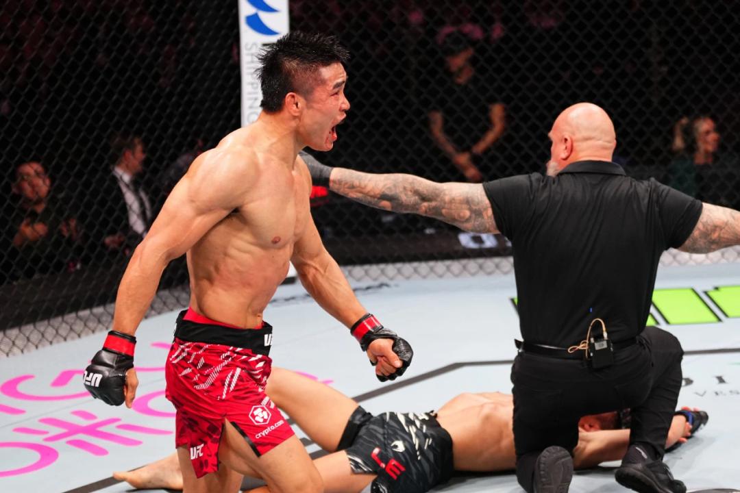 刚刚UFC上海站！益扎速杀对手！肖龙竟被判负？ (http://www.xuexiaoyu.cn/) abs 第2张