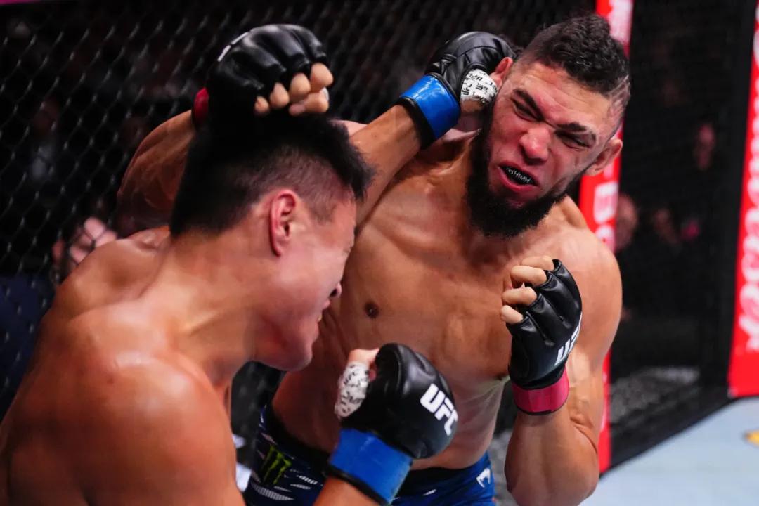 UFC上海站：沸腾的八角笼与2183天的等待 (http://www.armanice.com/) 体育 第6张