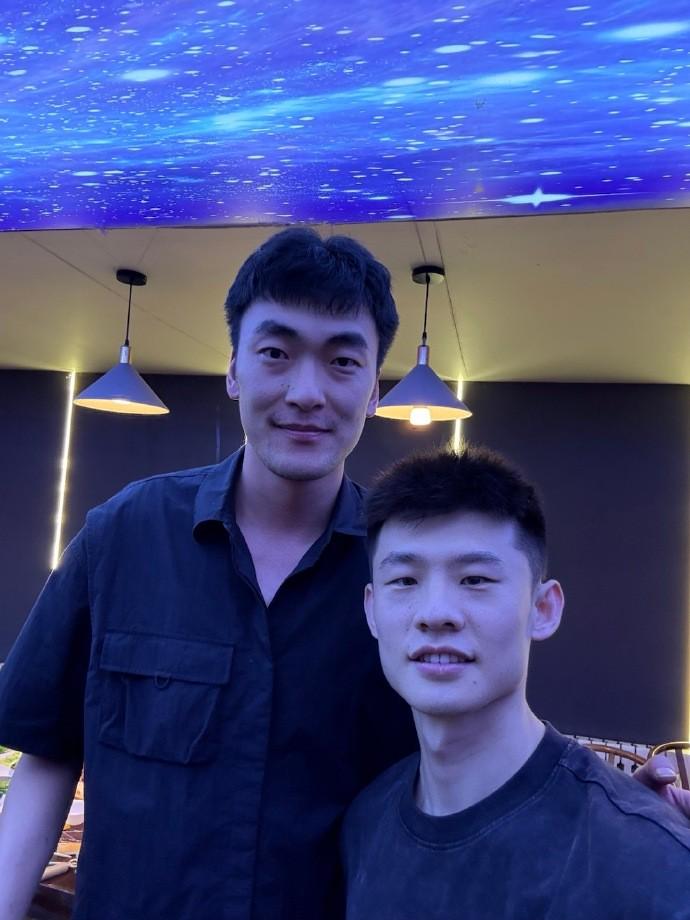 王岚嵚晒与张镇麟等人合照：一年队友，但足够幸运和自豪 (http://www.armanice.com/) 体育 第2张