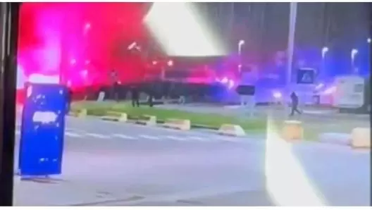 亚特兰大和科莫球迷在服务站爆发大规模斗殴，警方介入后阻止