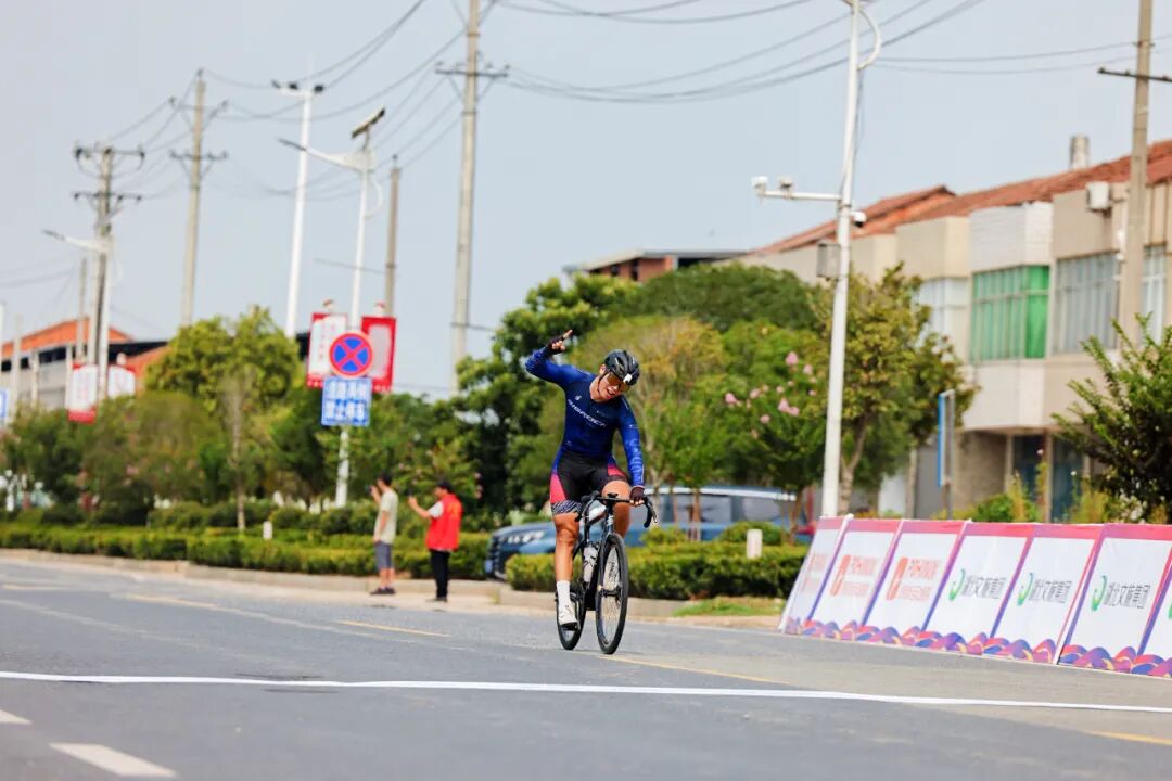 2025“大洪山杯”第二届中国公路自行车公开赛·湖北随县站：“小钢炮”侯栋乙发射 (http://www.busunion.cn/) 体育 第12张