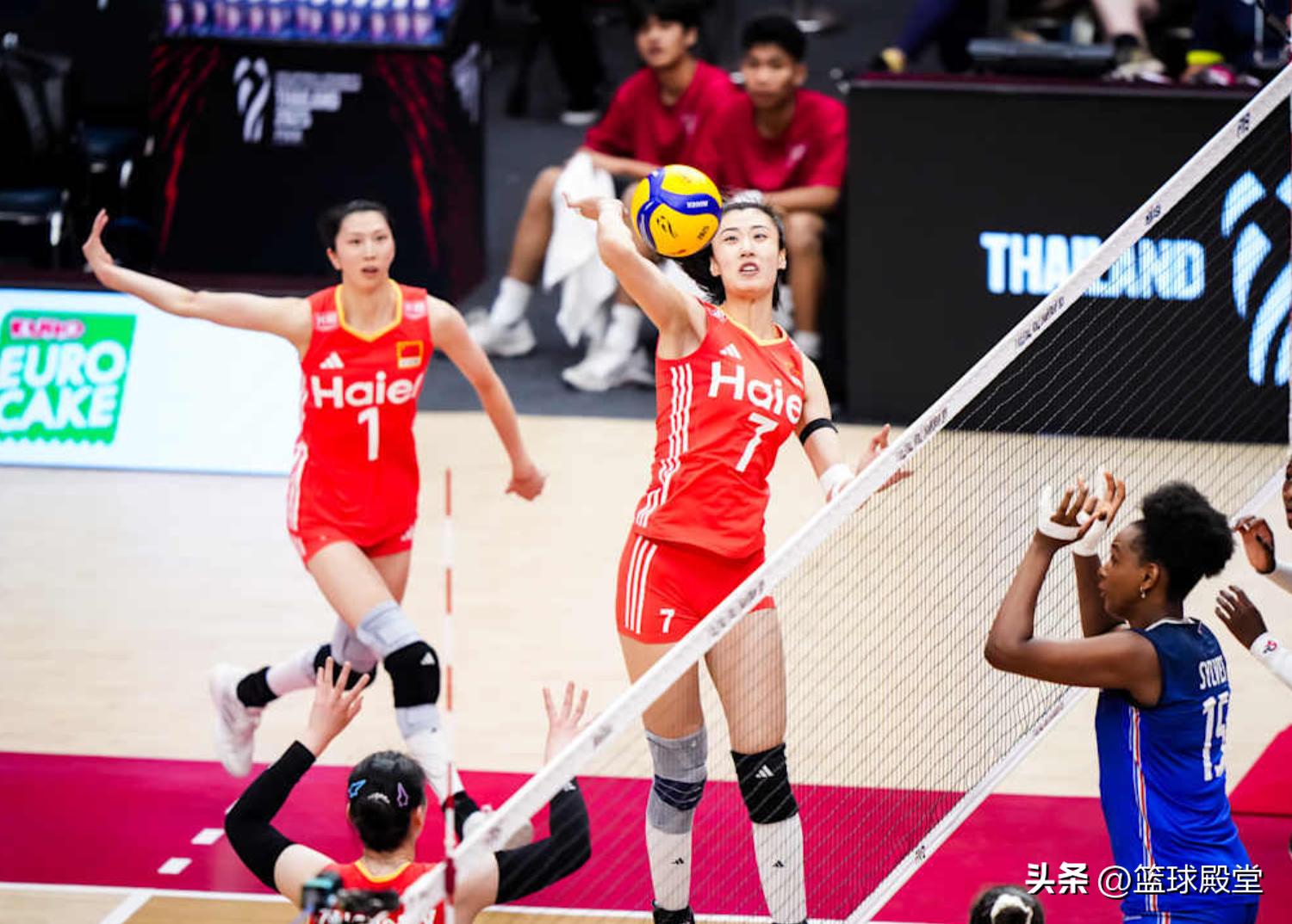 女排1-3法国！创近4届最差战绩，战绩跌至第7，需培养核心进攻点 (http://www.tiidu.cn/) 娱乐 第3张