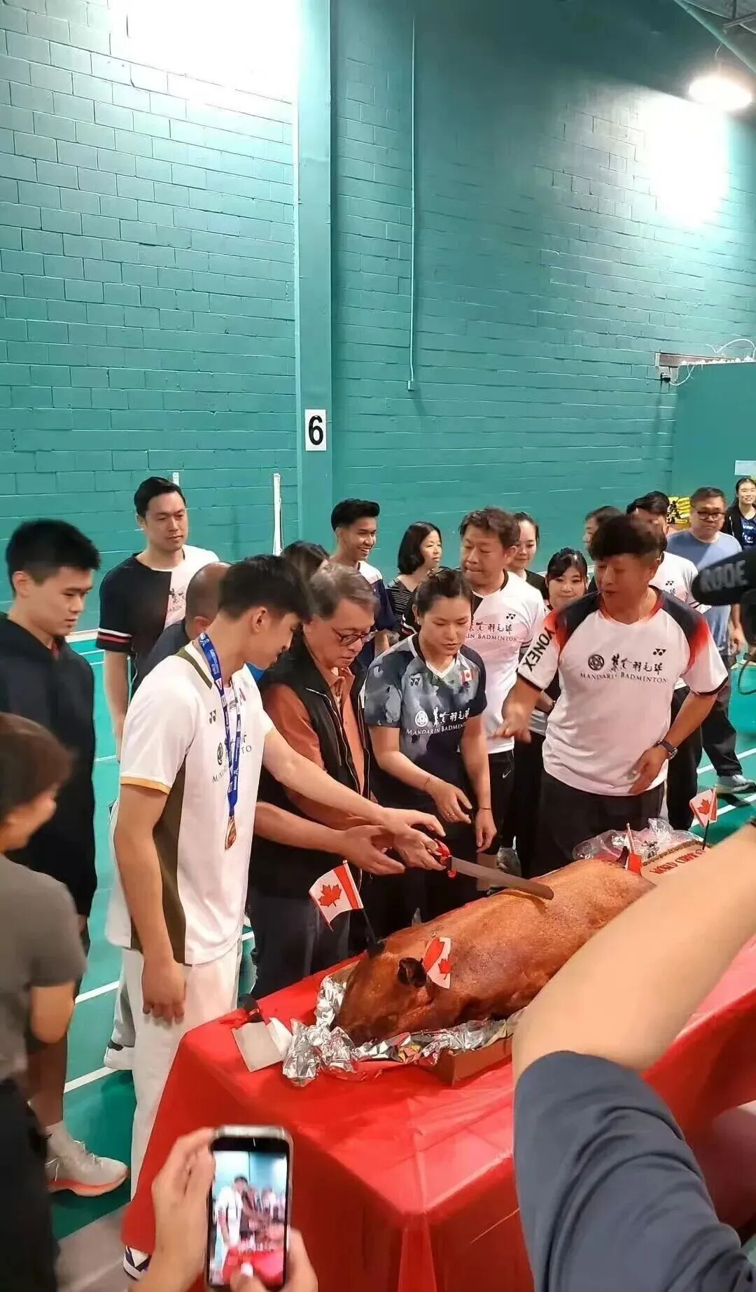 赖浩俊切乳猪庆功；山口茜夺冠被嘲讽捡来的，安洗莹坦言太想赢！ (http://www.zjmmc.cn/) hsti 第2张