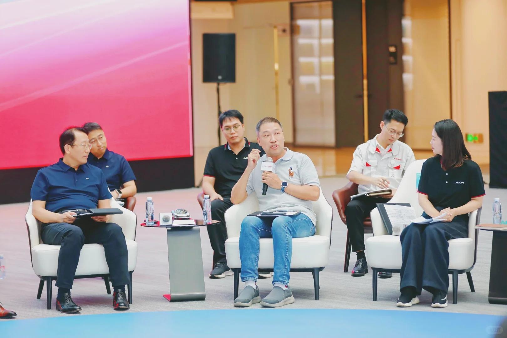 冯兴亚被车主骂惨了  |  星车场 (http://www.busunion.cn/) 体育 第2张