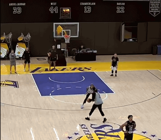 单挑打爆湖人全队！26岁离开NBA！天才10号秀废了 (http://www.busunion.cn/) 体育 第2张