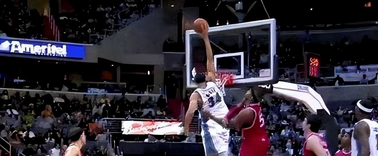 信不信由你，NBA这4人 真的差点摸到篮板上沿 詹姆斯上榜 (http://www.armanice.com/) 体育 第3张