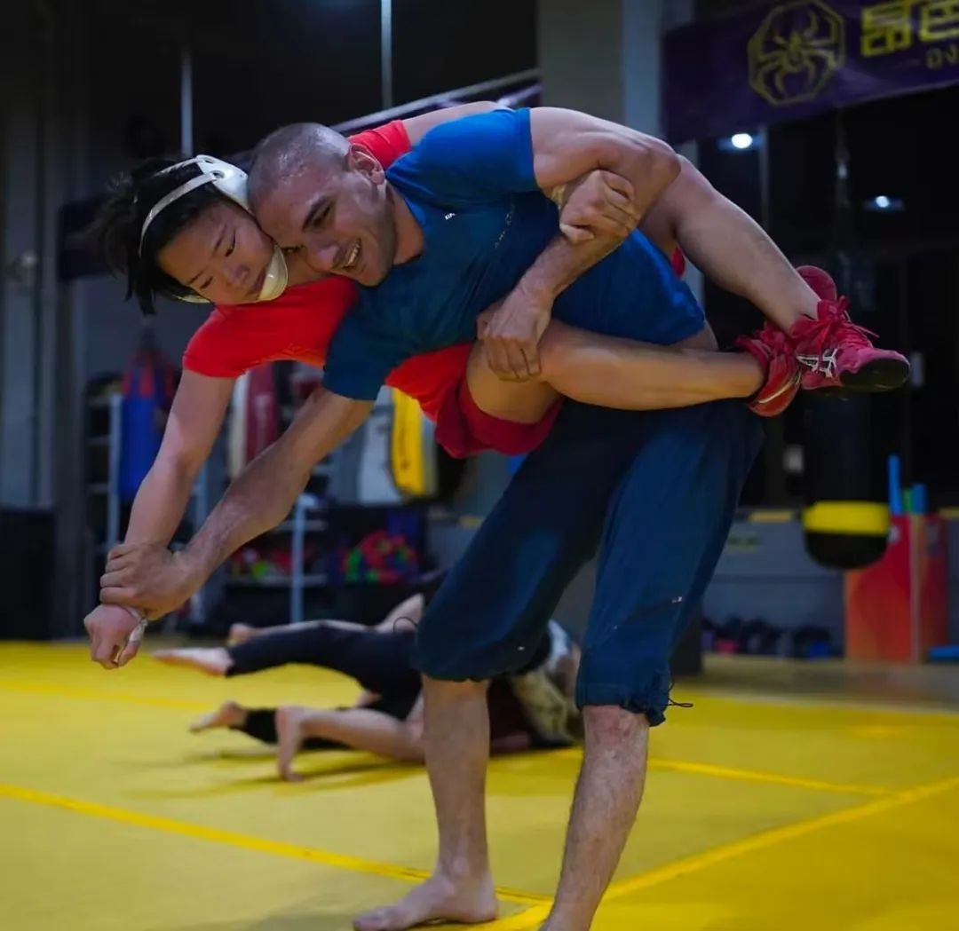 石铭输了UFC，但没人怪她 (http://www.tiidu.cn/) 娱乐 第5张