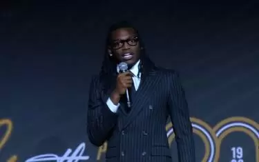 踢中锋？莱奥：这是一个我非常熟悉的位置，我随时听候安排