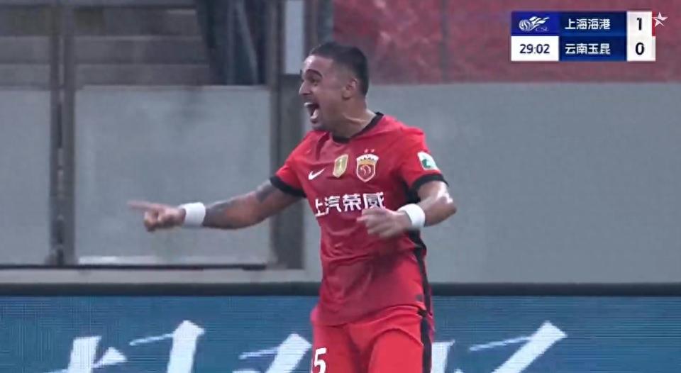 莱昂纳多教科书跑位！反越位戏耍门将后破门，2战玉昆轰3球 (http://www.tiidu.cn/) 娱乐 第1张