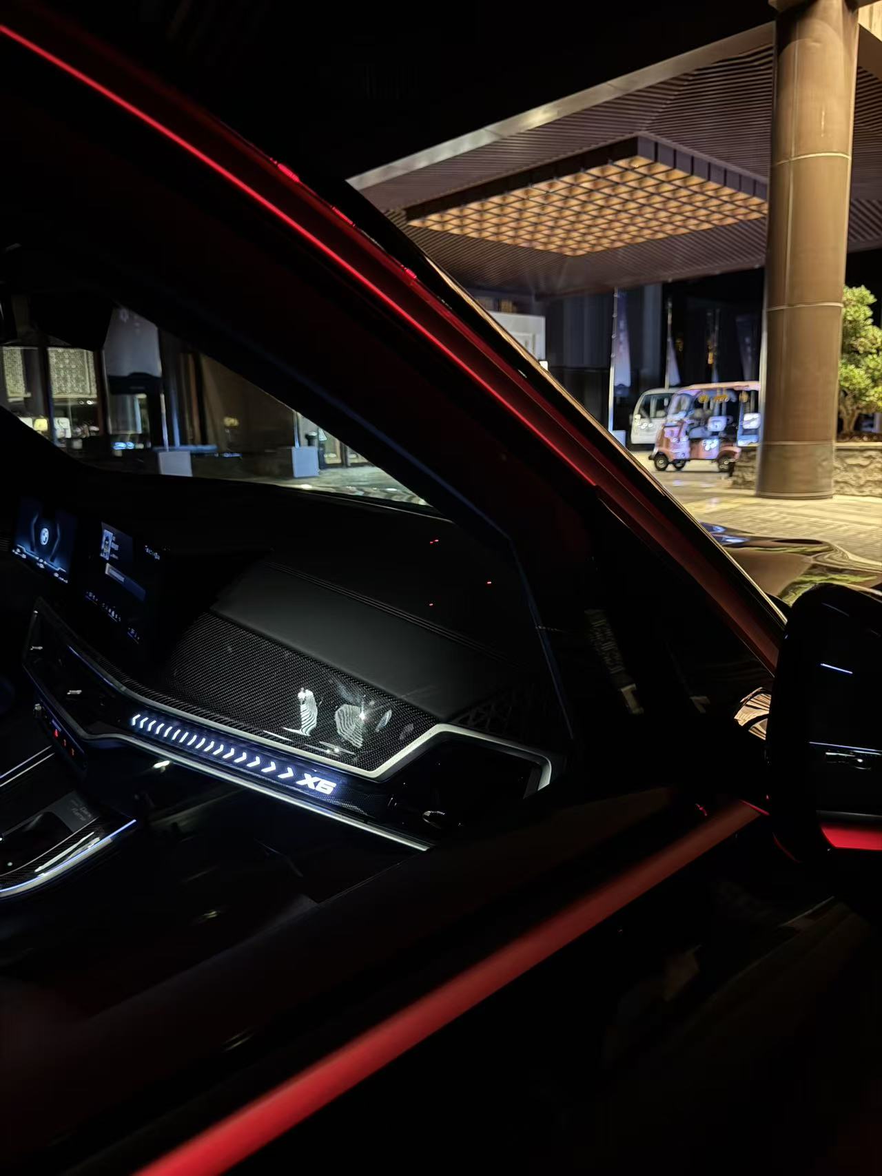 BMW X5：是“公路之王”，更不只是“公路之王”  |  星车场 (http://www.xuexiaoyu.cn/) abs 第9张
