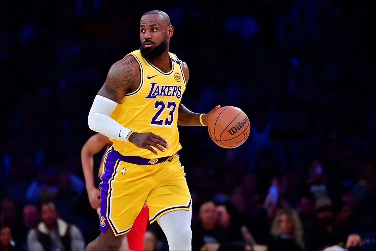 无愧NBA十几年的门面！詹姆斯的这个行为，值得太多NBA球员学习了 (http://www.armanice.com/) 体育 第6张