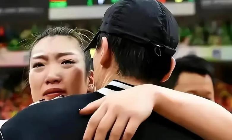 女篮李梦为老公张隆过生日，年龄曝光才36岁，球迷：勉强还能接受 (http://www.armanice.com/) 体育 第5张