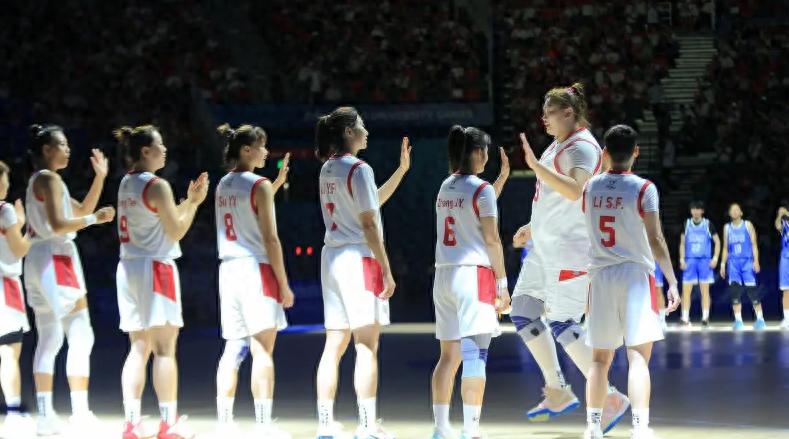 爆砍40+12！中国女篮2米中锋太霸气，完胜张子宇，宫鲁鸣应重用她 (http://www.armanice.com/) 体育 第1张