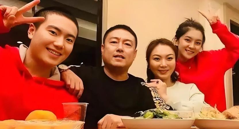 梁靖崑父亲：煤老板，名下十家公司，儿子不接班，如今当北影老师 (http://www.armanice.com/) 体育 第3张