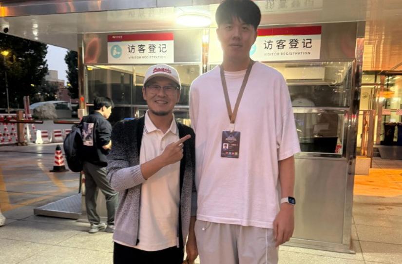 王治郅儿子罕见亮相！大变样，很壮+英俊帅气，遗憾未能子承父业 (http://www.armanice.com/) 体育 第3张