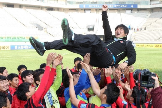 韩足晚报（2025.10.11）——0-5之后，洪明甫还会坚持三中卫吗？ (http://www.busunion.cn/) xiami 第21张