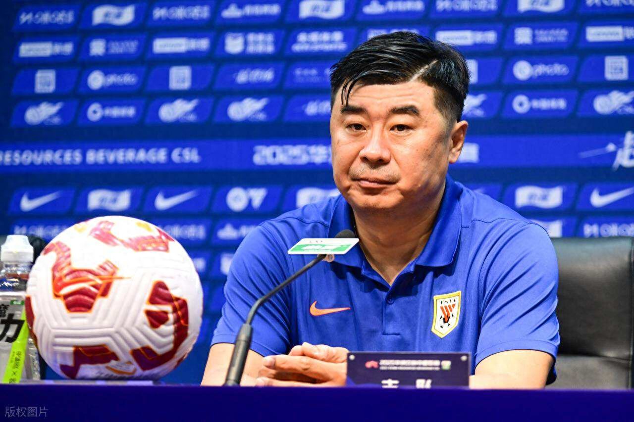韩鹏大概率无缘转正鲁能主帅，球迷为此鸣不平，直言他不该下课 (http://www.armanice.com/) 体育 第1张