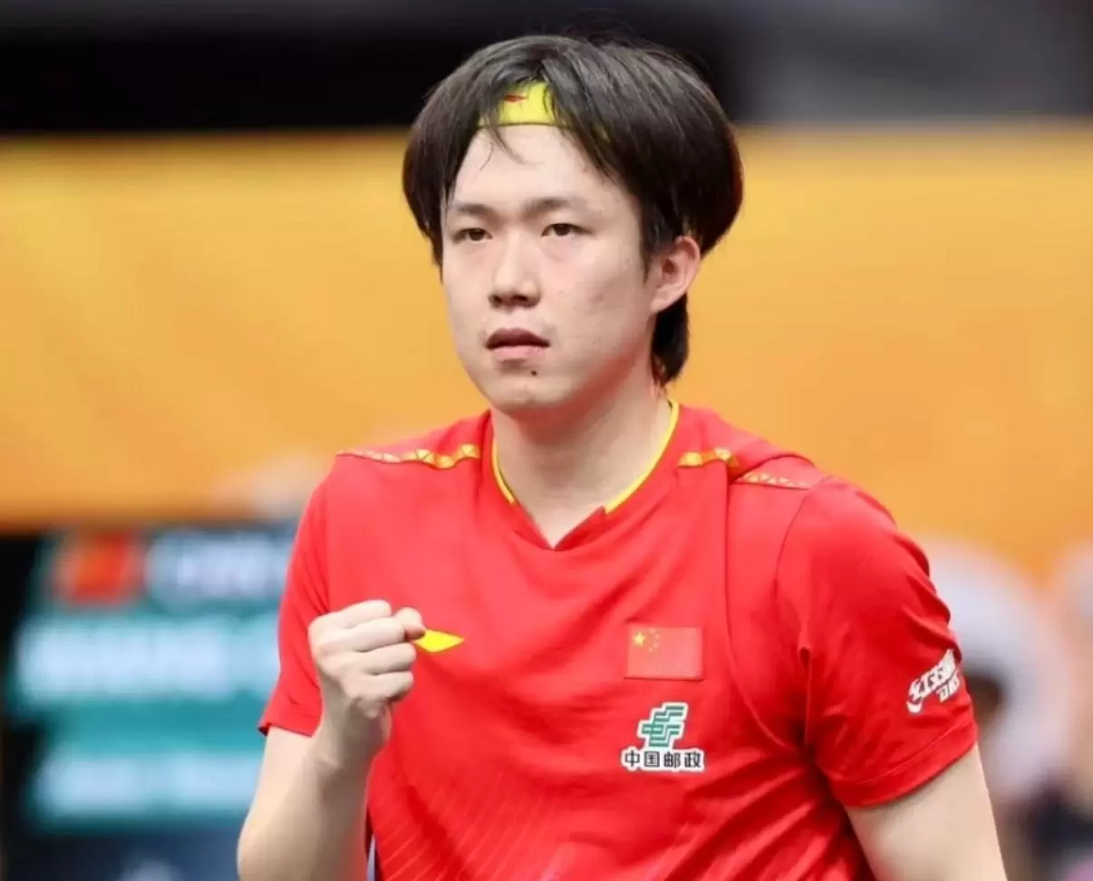 王楚钦3-2战胜张本智和，大比分中国队2-2扳平