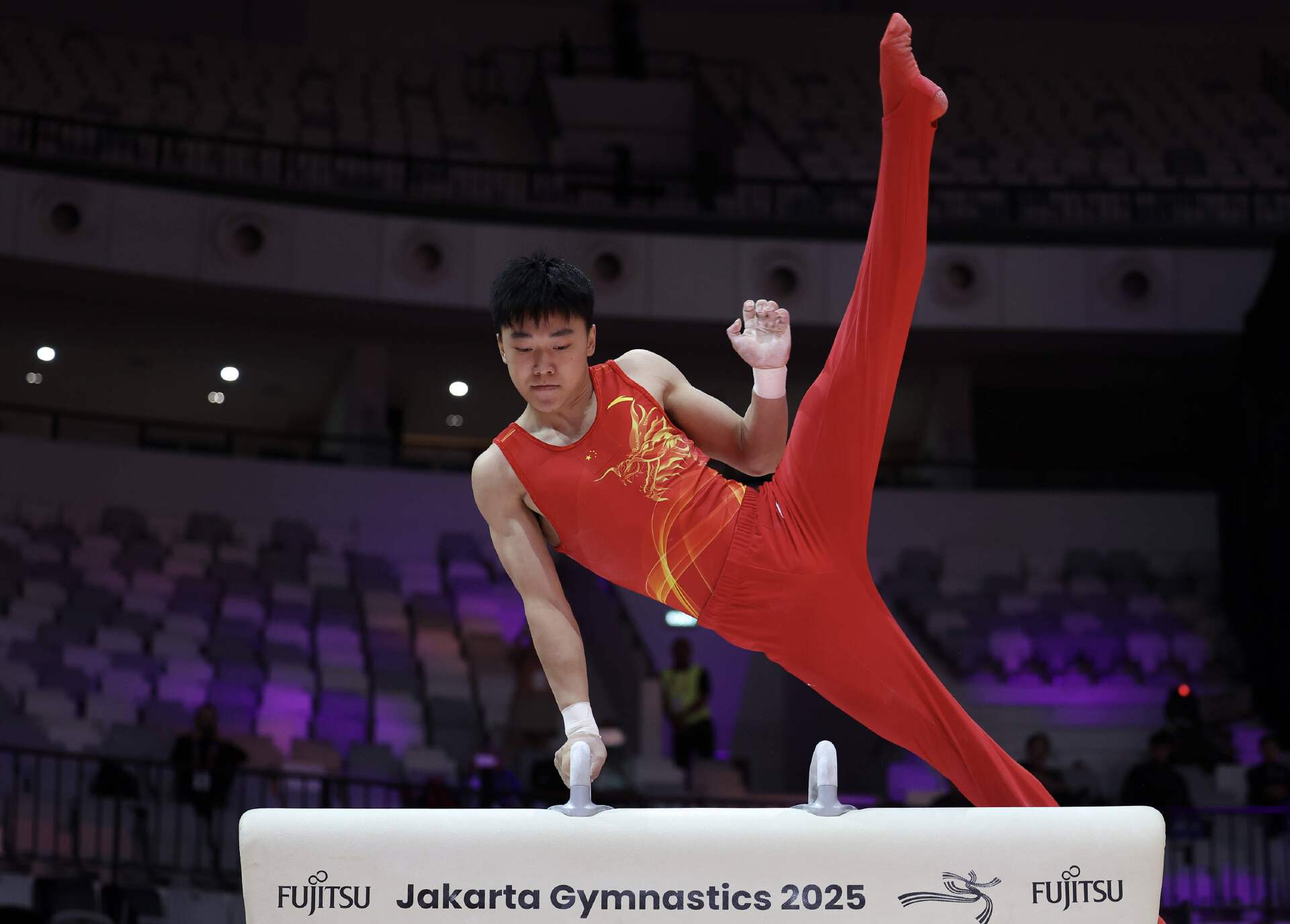 首战告捷！2025世锦赛多名中国选手晋级决赛，“双杠王”惊艳全场 (http://www.busunion.cn/) xiami 第3张