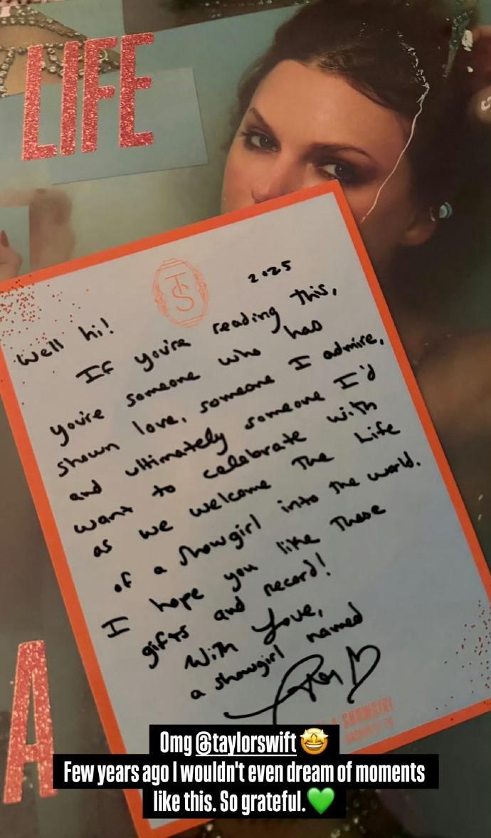 双向奔赴，斯瓦泰克收到泰勒-斯威夫特的新专礼盒和亲笔信 (https://www.olegood.com/) pet 第1张