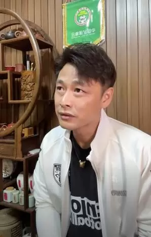 杜震宇:范晓冬骂的还不够狠;不珍惜生涯没钱了对象还跟你吗 杜震宇:范晓冬骂的还不够狠;不珍惜生涯没钱了对象还跟你吗