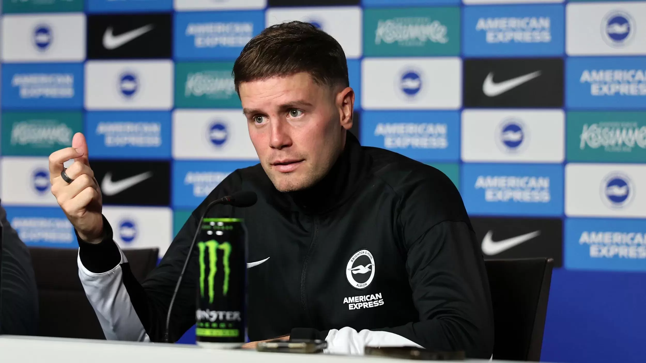 许尔策勒:我们有信心能防住阿森纳的定位球进攻 许尔策勒:我们有信心能防住阿森纳的定位球进攻