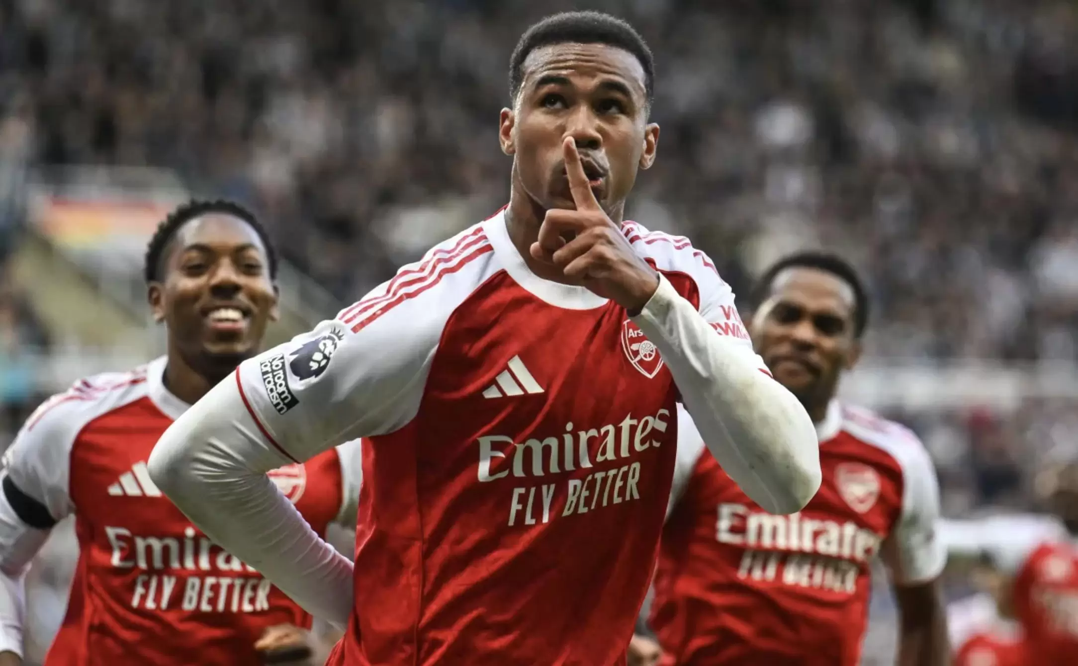 攻防俱佳,泰晤士报:加布里埃尔身上有着英式强硬中卫的影子 攻防俱佳,泰晤士报:加布里埃尔身上有着英式强硬中卫的影子