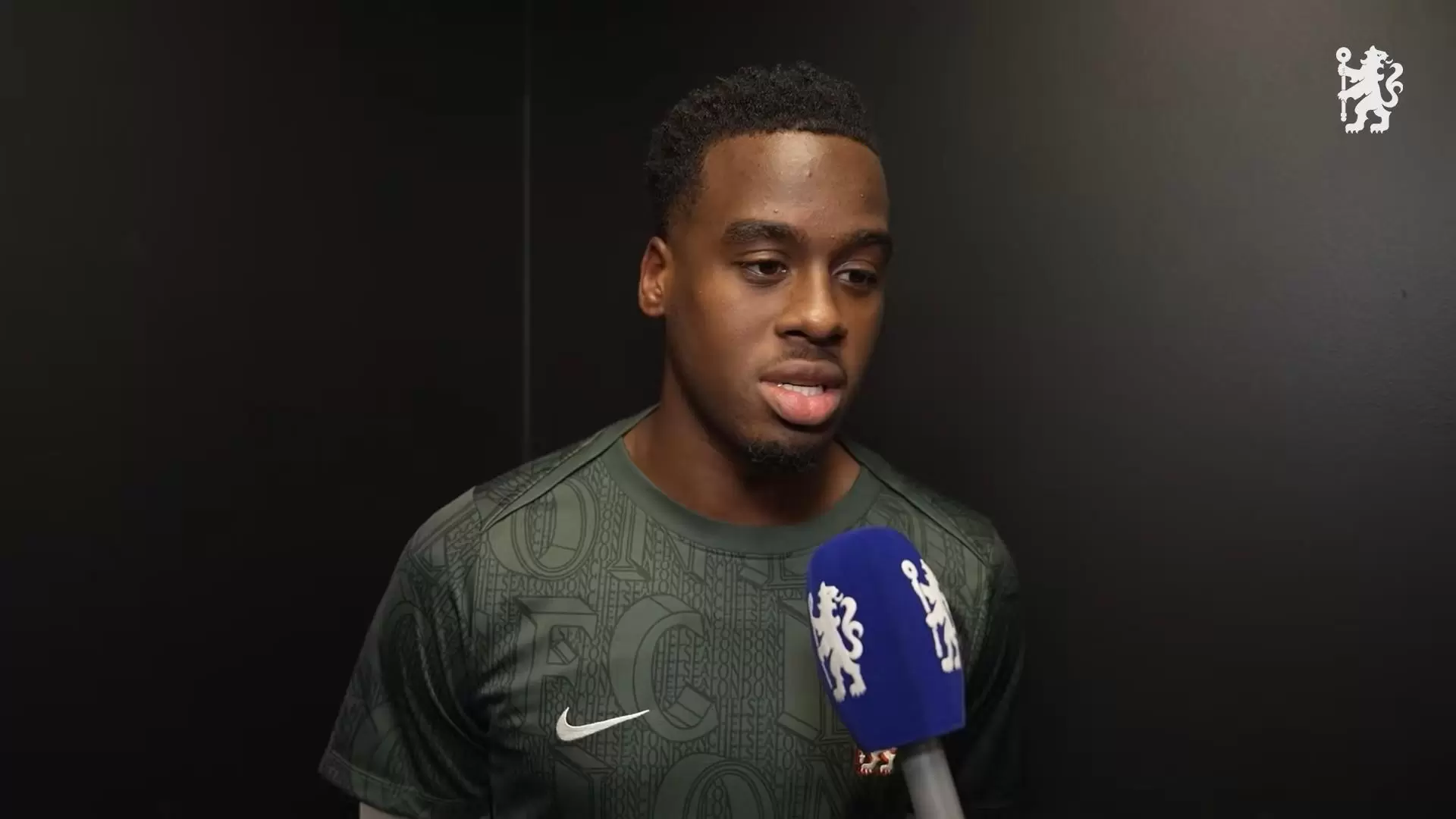 吉滕斯:教练让我发挥创造力,不是每次都要去边路一对一 吉滕斯:教练让我发挥创造力,不是每次都要去边路一对一