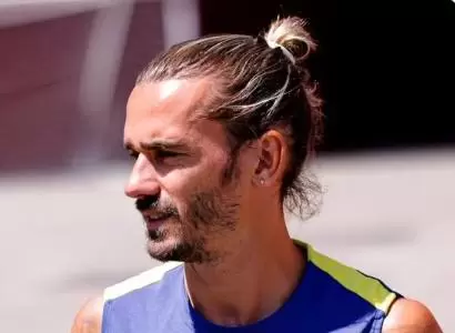 好友:格列兹曼在马竞很开心,他就像那种只想踢球的孩子 好友:格列兹曼在马竞很开心,他就像那种只想踢球的孩子