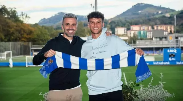 官方:皇家社会与后卫巴尔达续约,为近期完成的第六笔续约 官方:皇家社会与后卫巴尔达续约,为近期完成的第六笔续约