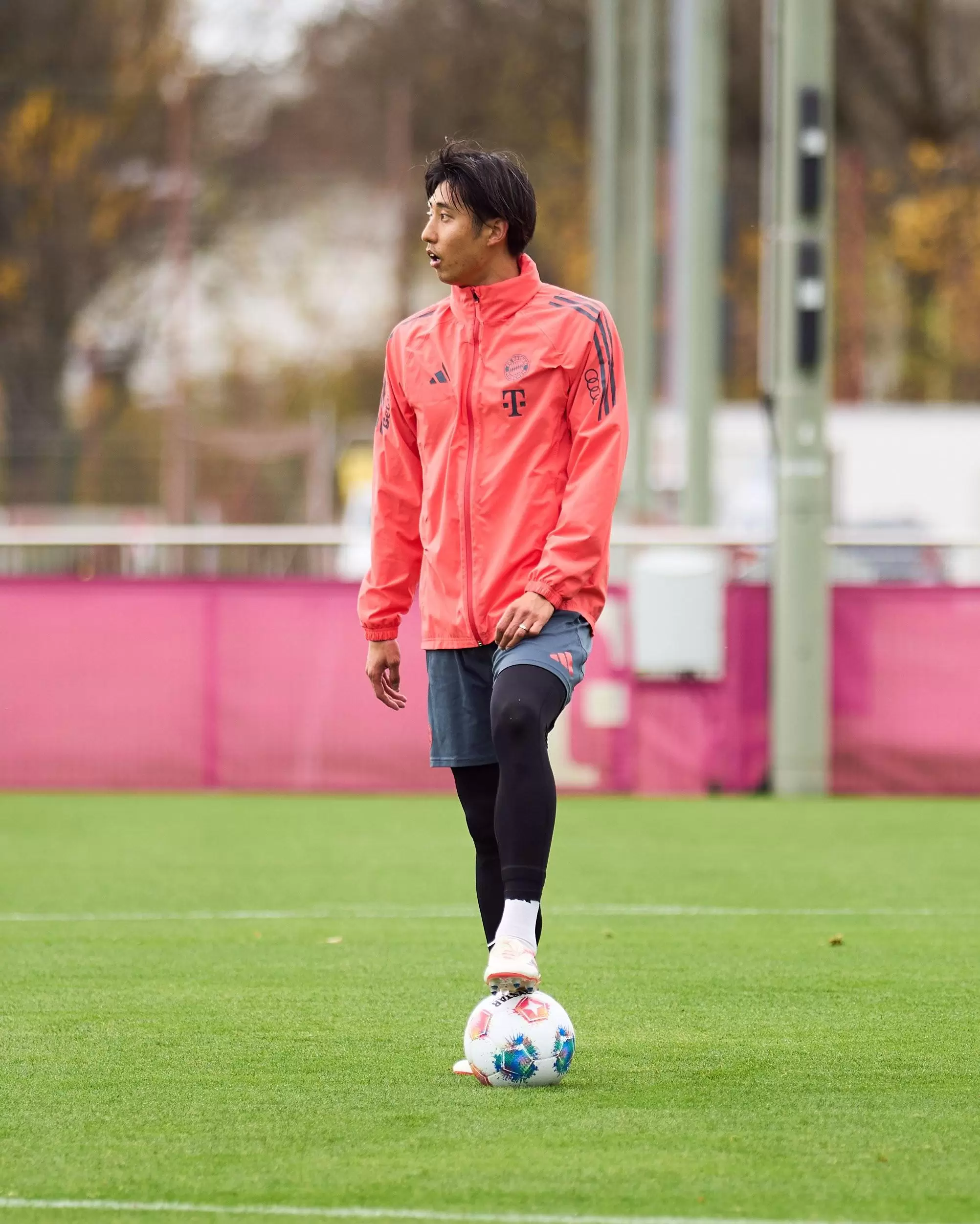 拜仁官方:阿方索-戴维斯、穆西亚拉、伊藤洋辉今天完成个人训练 拜仁官方:阿方索-戴维斯、穆西亚拉、伊藤洋辉今天完成个人训练