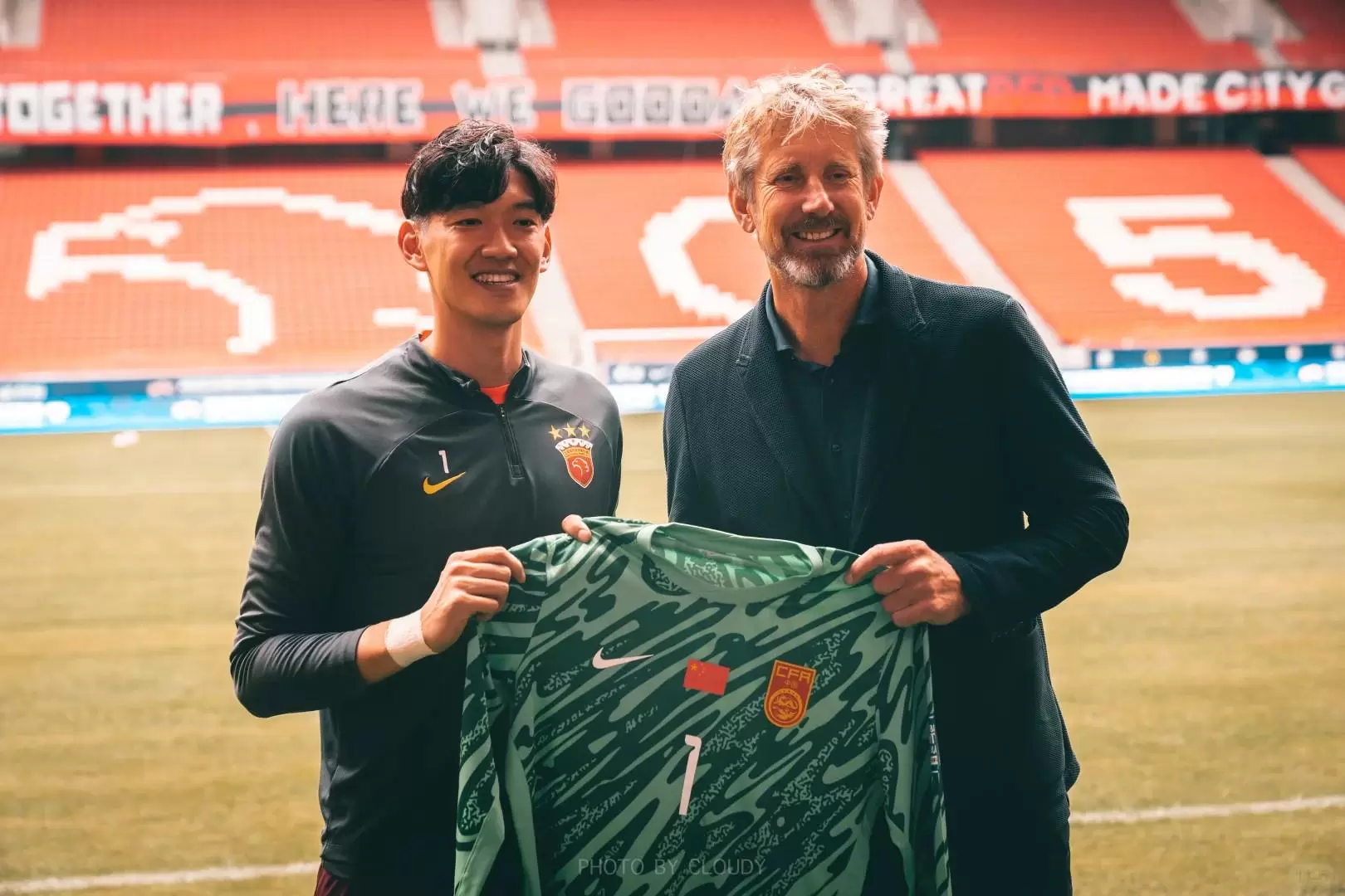 记者:范德萨明天将现身白玉碗,和海港吉祥物一起亮相 记者:范德萨明天将现身白玉碗,和海港吉祥物一起亮相