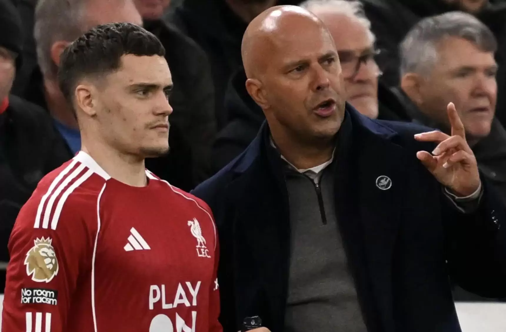 泰晤士:红军高层对斯洛特的信任依然稳固,尚未真正受到考验 泰晤士:红军高层对斯洛特的信任依然稳固,尚未真正受到考验