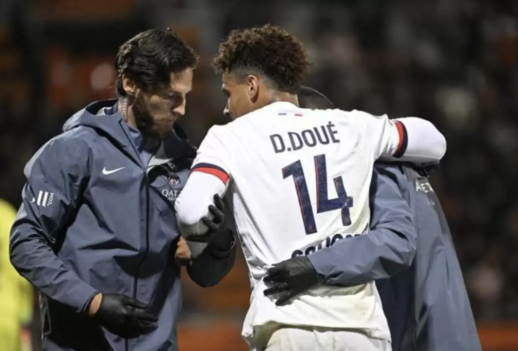 队报:杜埃的伤病与旧伤无关,球员身体疲劳是间接原因 队报:杜埃的伤病与旧伤无关,球员身体疲劳是间接原因