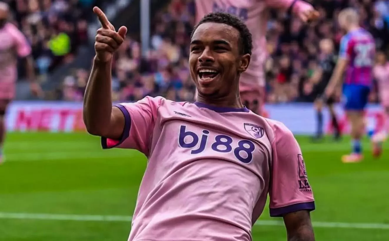 虎父无犬子,英超10月最佳候选克鲁皮的父亲是科特迪瓦前国脚 虎父无犬子,英超10月最佳候选克鲁皮的父亲是科特迪瓦前国脚