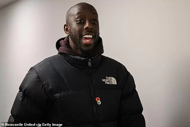 埃迪-豪:踢西汉姆联维萨上不了,我也不知道他何时能回到球队 埃迪-豪:踢西汉姆联维萨上不了,我也不知道他何时能回到球队