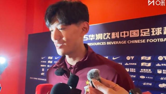 颜骏凌:和范德萨交换了联系方式,在儿时偶像面前踢球是圆梦 pet 第1张-傲来网 颜骏凌:和范德萨交换了联系方式,在儿时偶像面前踢球是圆梦 (https://www.olegood.com/) pet 第1张